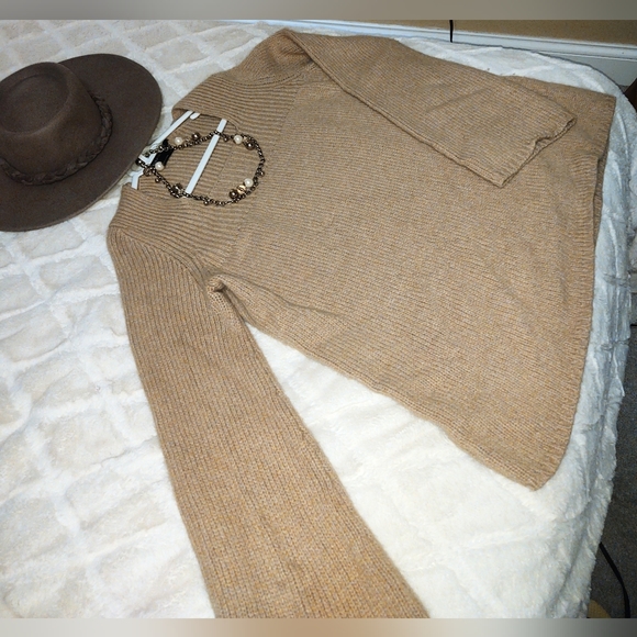 Winter sweater - Picture 2 of 2